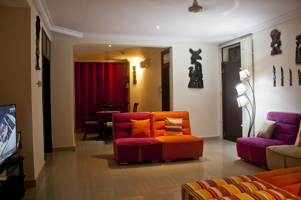 @Home Boutique B&B Hostel And Suite Akra Dış mekan fotoğraf