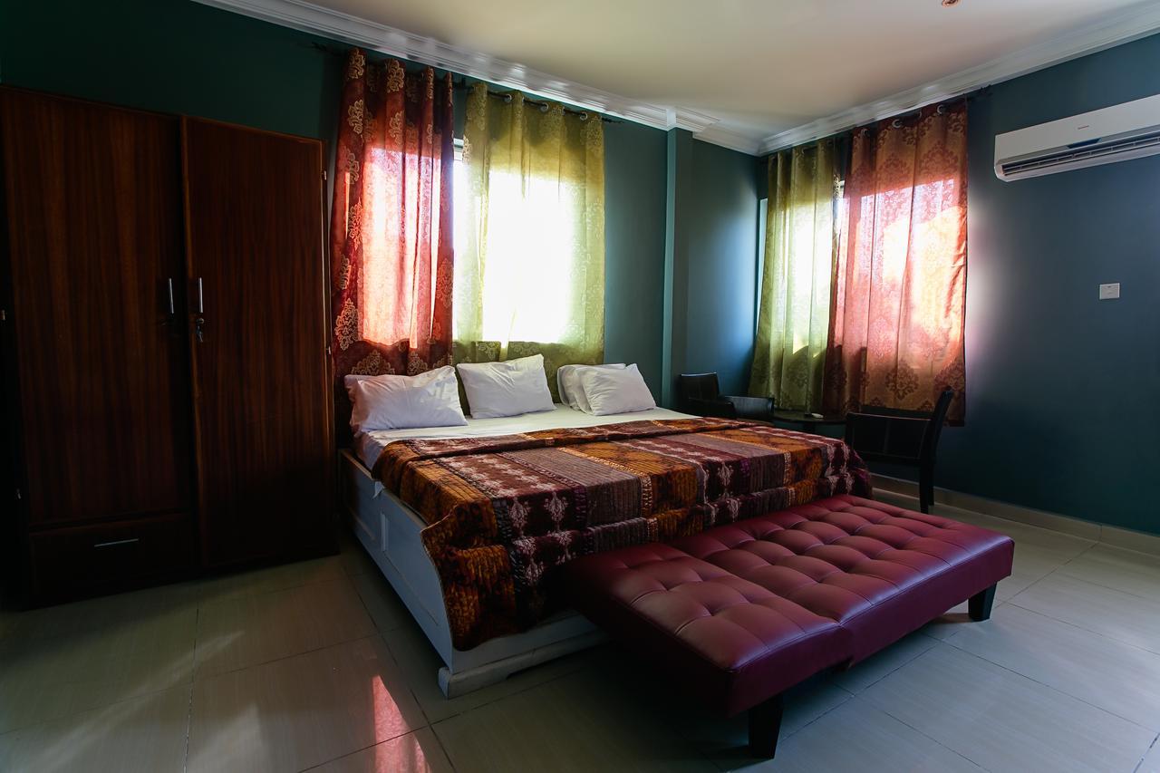 @Home Boutique B&B Hostel And Suite Akra Dış mekan fotoğraf
