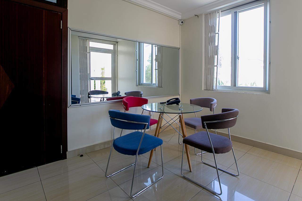 @Home Boutique B&B Hostel And Suite Akra Dış mekan fotoğraf