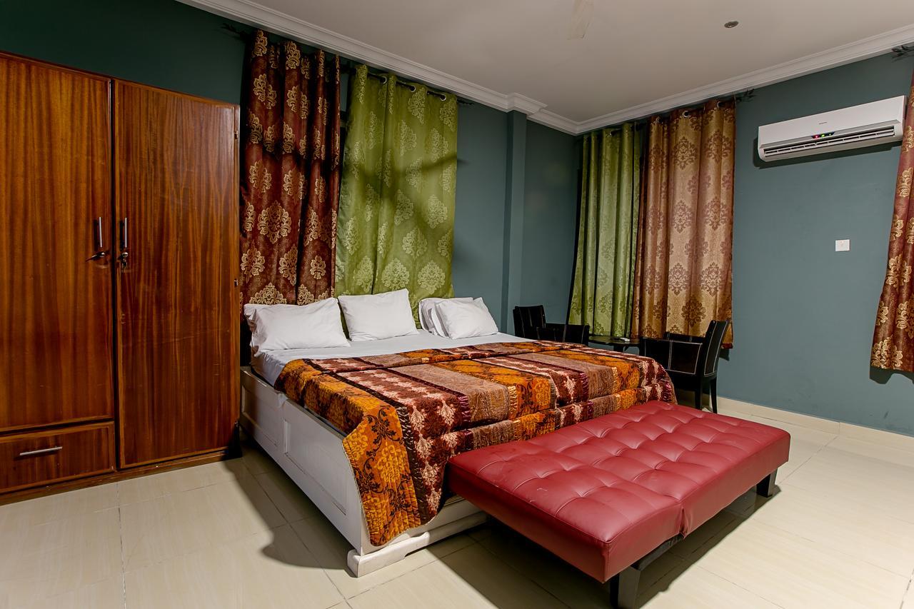 @Home Boutique B&B Hostel And Suite Akra Dış mekan fotoğraf