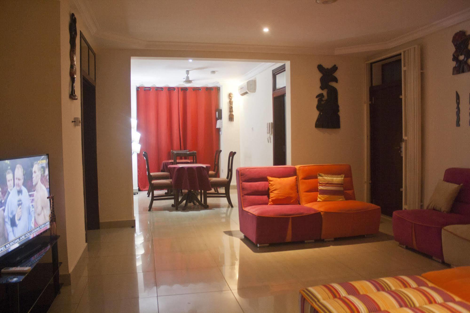 @Home Boutique B&B Hostel And Suite Akra Dış mekan fotoğraf